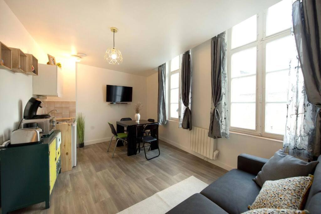 Le Castille Centre Gare Wifi Et Parking Gratuit Appartamento Amiens Esterno foto